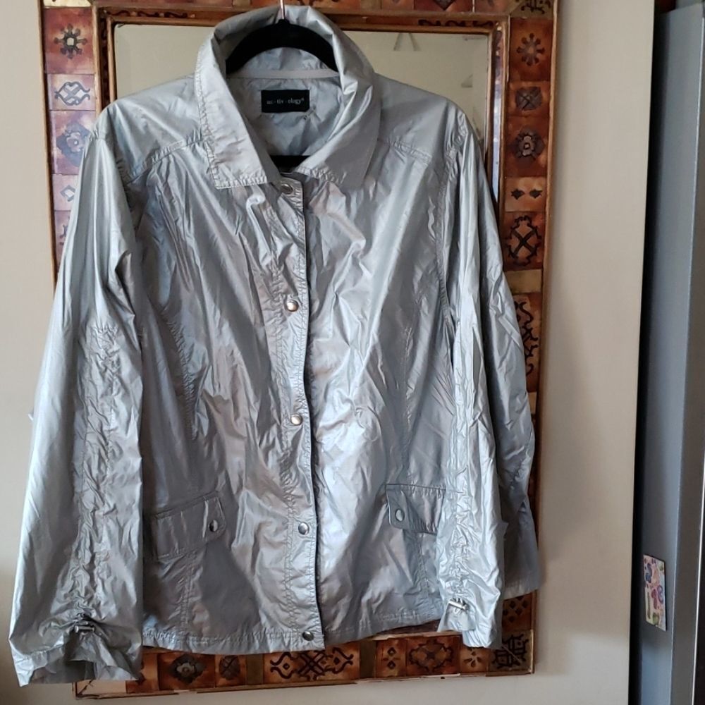 Activology grey windbreaker waterproof
